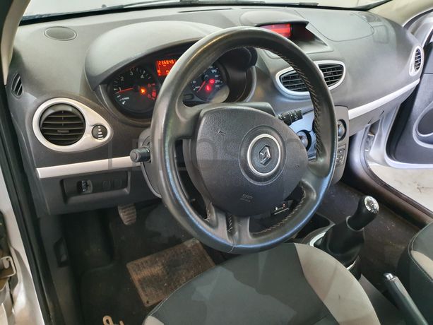 Renault Clio · Ano 2011