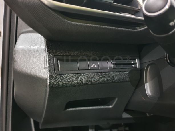 Peugeot 3008 · Ano 2017