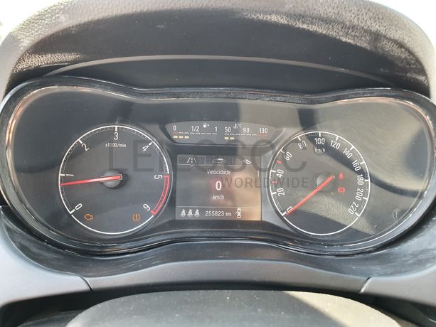 Opel Corsa · Ano 2016