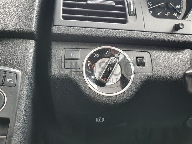 Mercedes-Benz C220 · Ano 2010