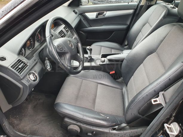 Mercedes-Benz C220 · Ano 2010