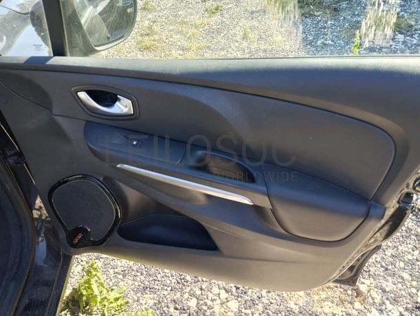 Renault Clio V Grandtour 1.5 DCI · Ano 2015