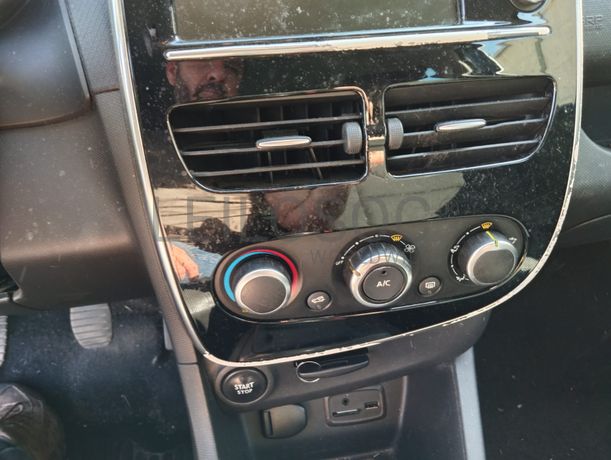 Renault Clio V Grandtour 1.5 DCI · Ano 2015