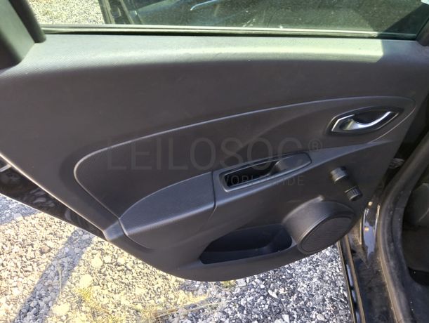 Renault Clio V Grandtour 1.5 DCI · Ano 2015