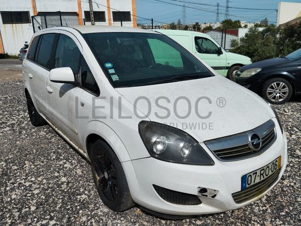 Opel Zafira 1.7 CDTI · Ano 2011