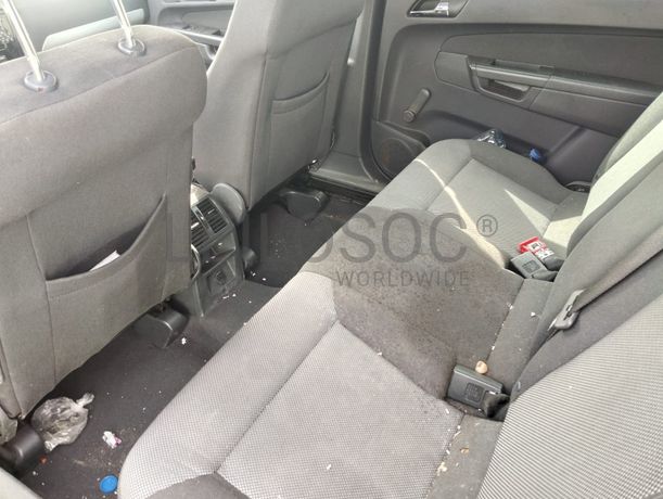 Opel Zafira 1.7 CDTI · Ano 2011