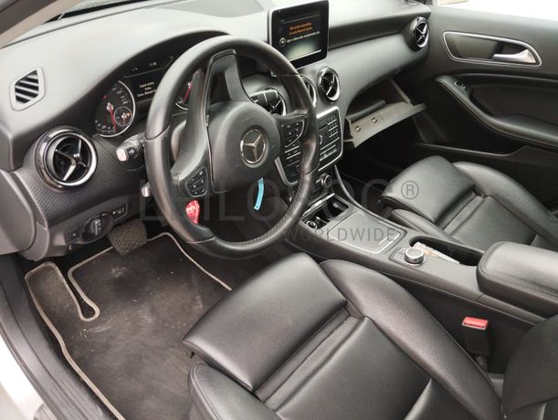 Mercedes-Benz A180 · Ano 2016