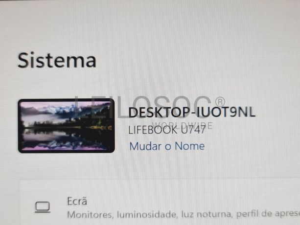 Portátil Fujitsu LifeBook U747