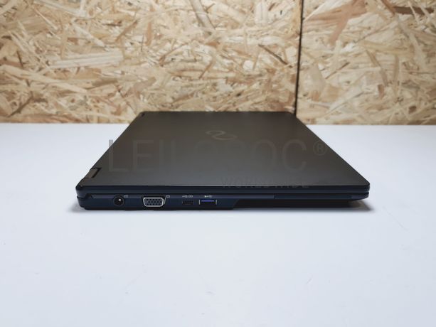 Portátil Fujitsu LifeBook U747