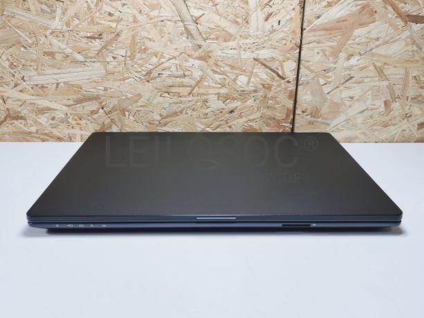 Portátil Fujitsu LifeBook U747