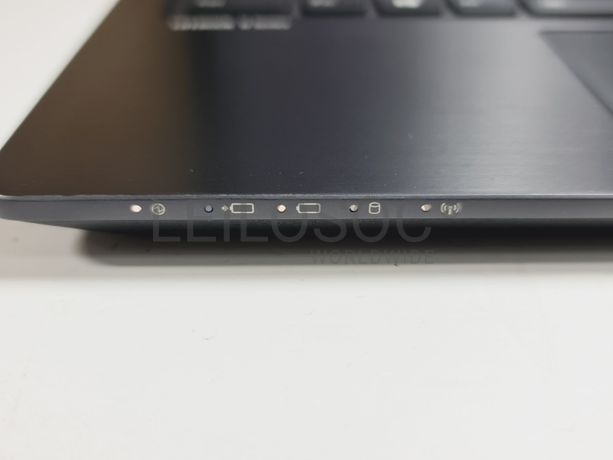 Portátil Fujitsu LifeBook U747