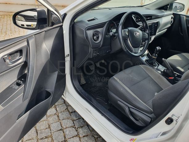 Toyota Auris · Ano 2017