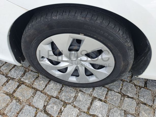 Toyota Auris · Ano 2017