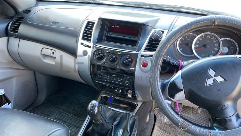 Mitsubishi Pajero Sport · Ano 2010