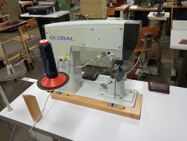 Máquinas de Coluna Alta · Máquina de Furar · Máquina de Ilhoses