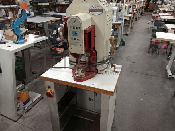 Máquinas de Coluna Alta · Máquina de Furar · Máquina de Ilhoses