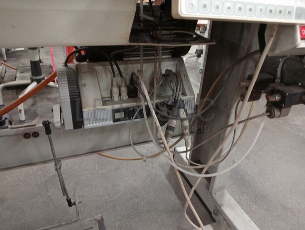 Máquinas de Coluna Alta · Máquina de Furar · Máquina de Ilhoses