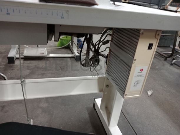 Máquinas de Coluna Alta · Máquina de Furar · Máquina de Ilhoses