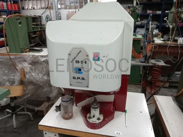 Máquinas de Ilhoses