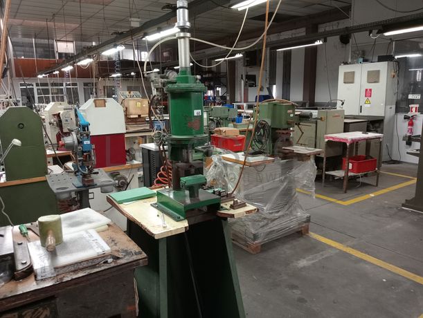 Máquina de Entretelar · Máquinas de Vazar