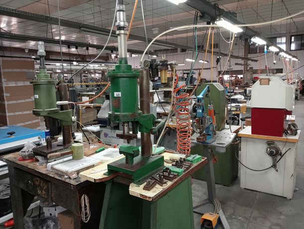 Máquina de Entretelar · Máquinas de Vazar