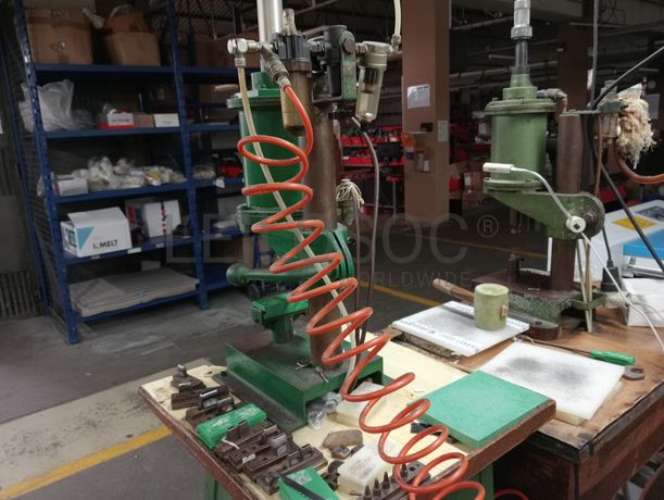 Máquina de Entretelar · Máquinas de Vazar