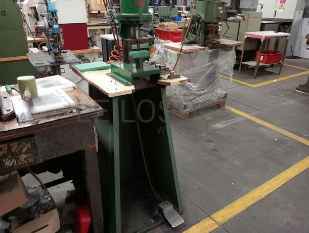 Máquina de Entretelar · Máquinas de Vazar