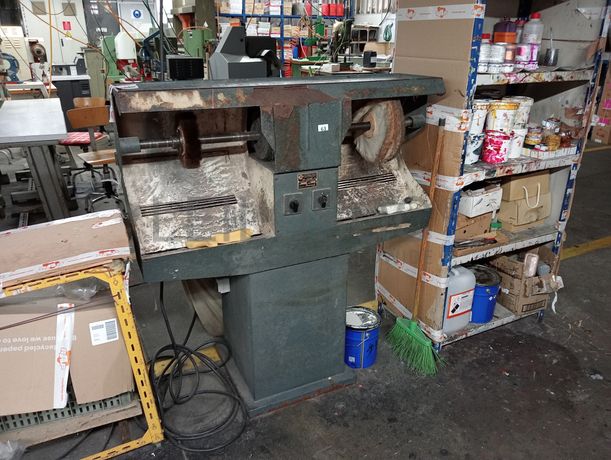 Escovadeiras · Máquina de canos