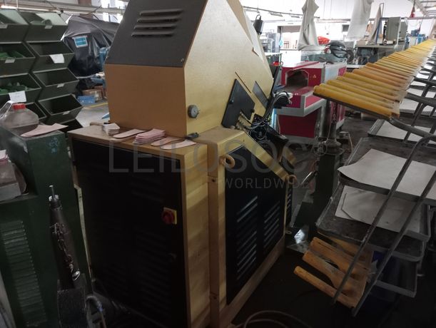 Máquinas para Tirar Formas · Máquina de Montar Bicos · Máquina de Aquecer Cortes · Reativador