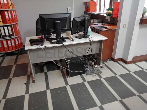 Material Informático · Equipamento de Escritório · Amostras de Calçado · Maquinaria