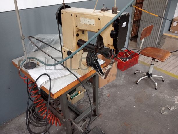 Material Informático · Equipamento de Escritório · Amostras de Calçado · Maquinaria