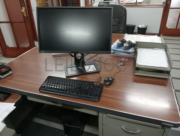 Material Informático · Equipamento de Escritório · Amostras de Calçado · Maquinaria