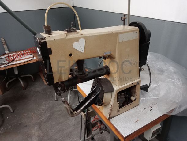 Material Informático · Equipamento de Escritório · Amostras de Calçado · Maquinaria