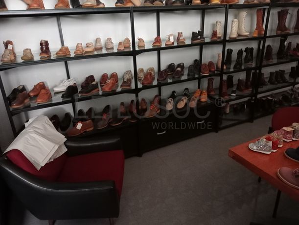 Material Informático · Equipamento de Escritório · Amostras de Calçado · Maquinaria