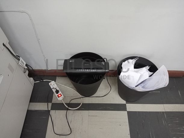 Material Informático · Equipamento de Escritório · Amostras de Calçado · Maquinaria