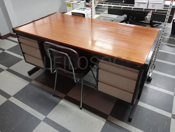 Material Informático · Equipamento de Escritório · Amostras de Calçado · Maquinaria