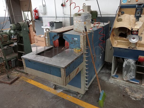 Material Informático · Equipamento de Escritório · Amostras de Calçado · Maquinaria