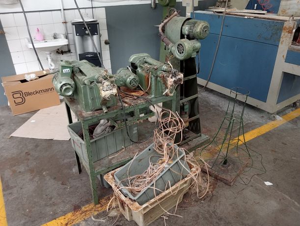 Material Informático · Equipamento de Escritório · Amostras de Calçado · Maquinaria