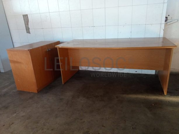 Secretária e Armário