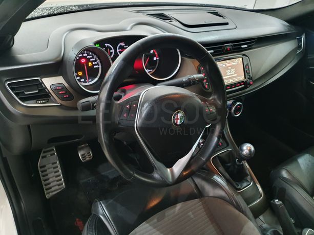 Alfa Romeo Giulietta · Ano 2014   