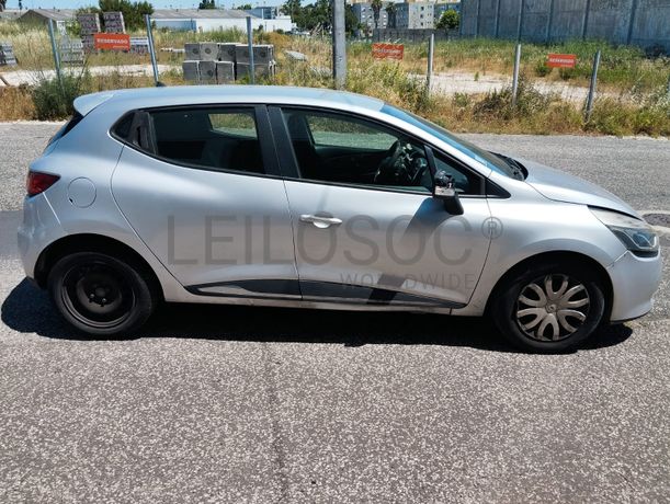 Renault Clio 1.5 DCI · Ano 2014