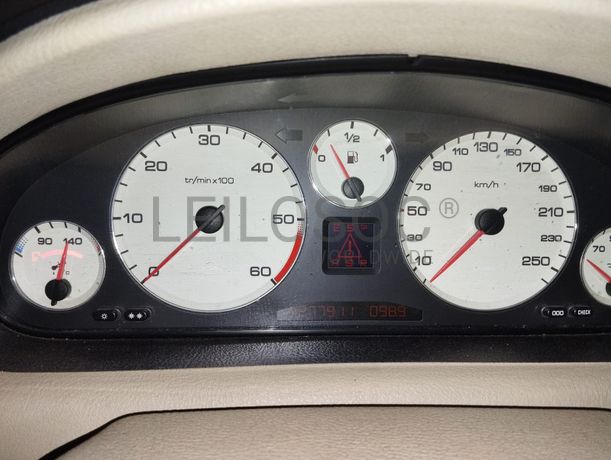 Peugeot 607 · Ano 2001