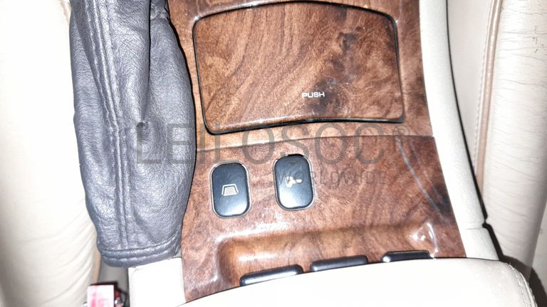 Peugeot 607 · Ano 2001