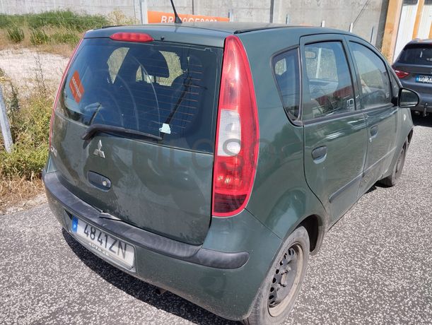 Mitsubishi Colt 1.1 · Ano 2005