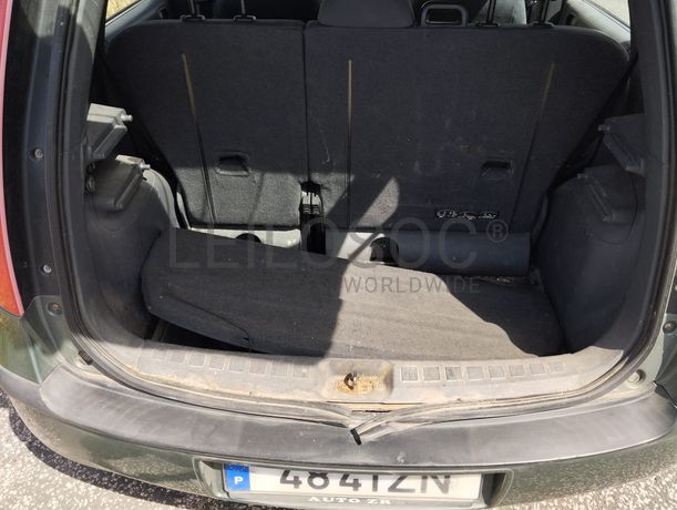 Mitsubishi Colt 1.1 · Ano 2005