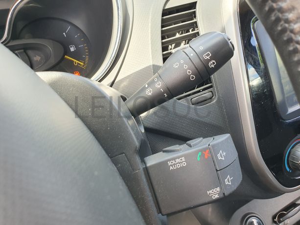 Renault Captur 1.5 DCI · Ano 2016