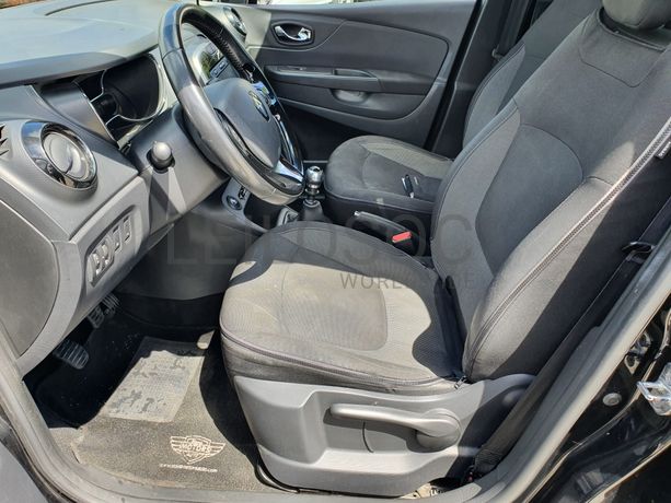 Renault Captur 1.5 DCI · Ano 2016