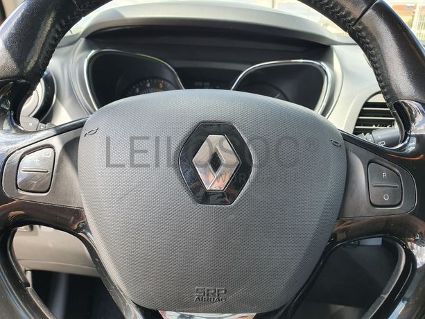 Renault Captur 1.5 DCI · Ano 2016