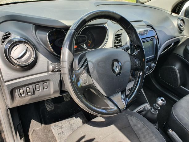 Renault Captur 1.5 DCI · Ano 2016