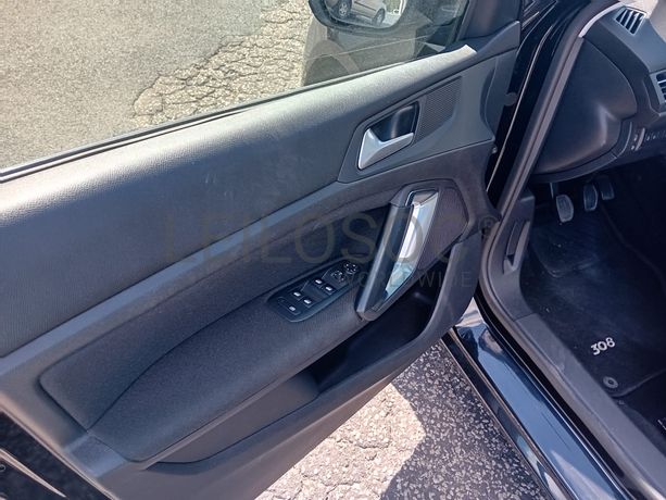 Peugeot 308 · Ano 2015